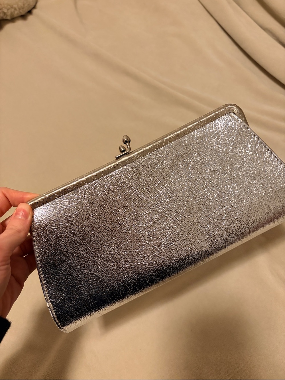 Vintage Silver Metallic 1950s Patent Leather Clutch Bag - Picture 5 of 11
